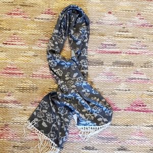 Cejon grey floral patterned scarf